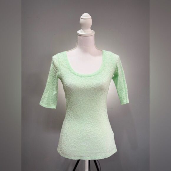 SALE! Mint Express Scoop Neck Half Sleeve Top Size S NWT - Picture 1 of 6